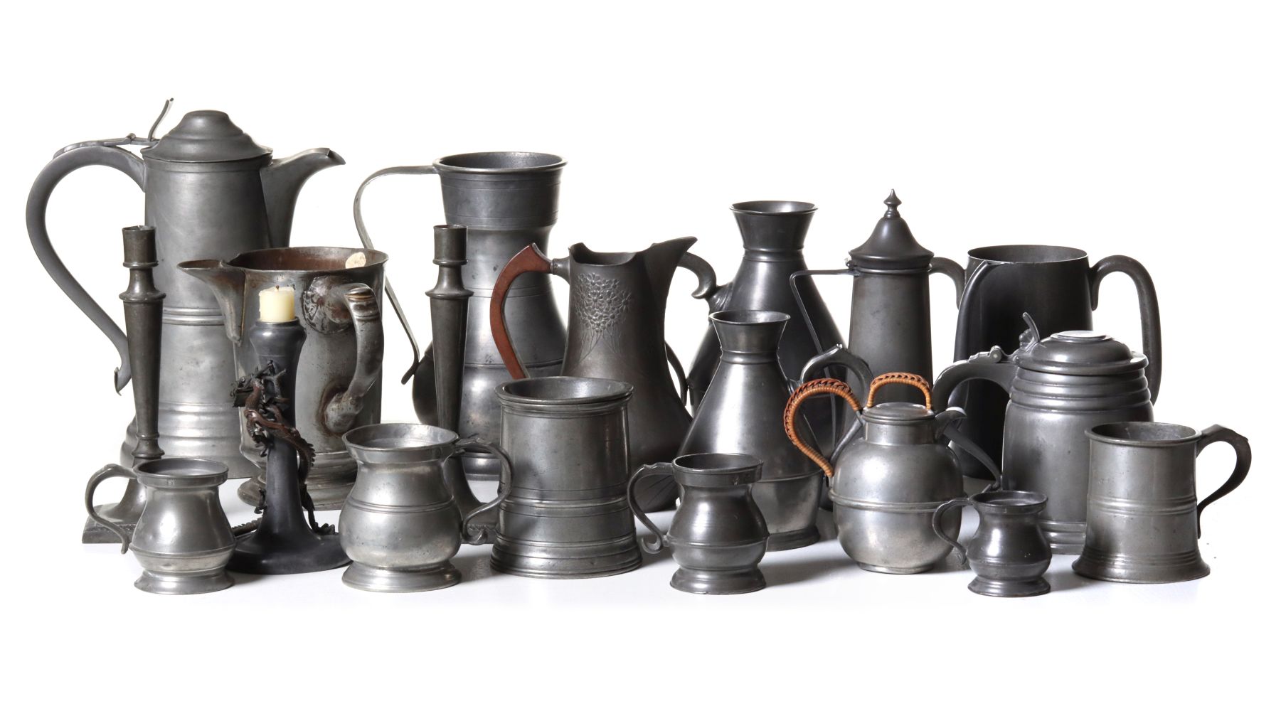 A COLLECTION OF NINETEEN PIECES OF ANTIQUE PEWTER