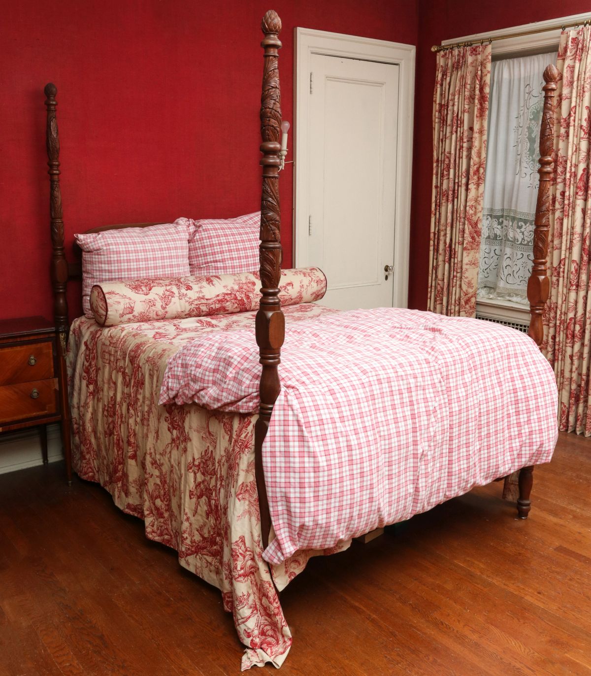 A MID 19TH C. ACANTHUS CARVED FOUR POSTER BED
