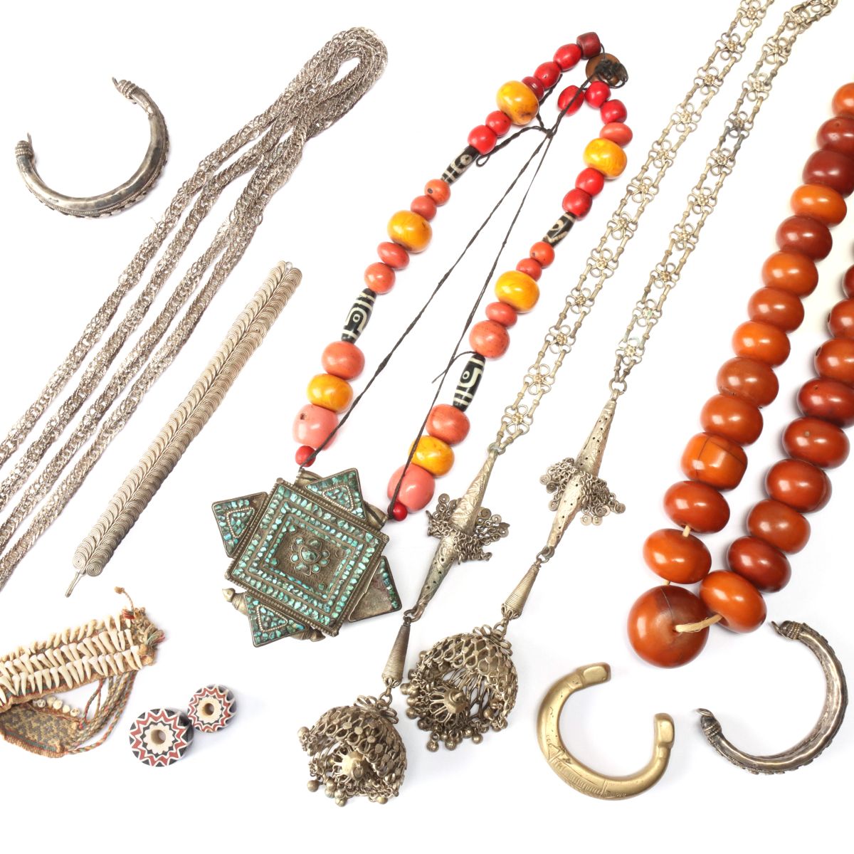 AN ESTATE LOT OF TRIBAL AND ETHNIC JEWELRY