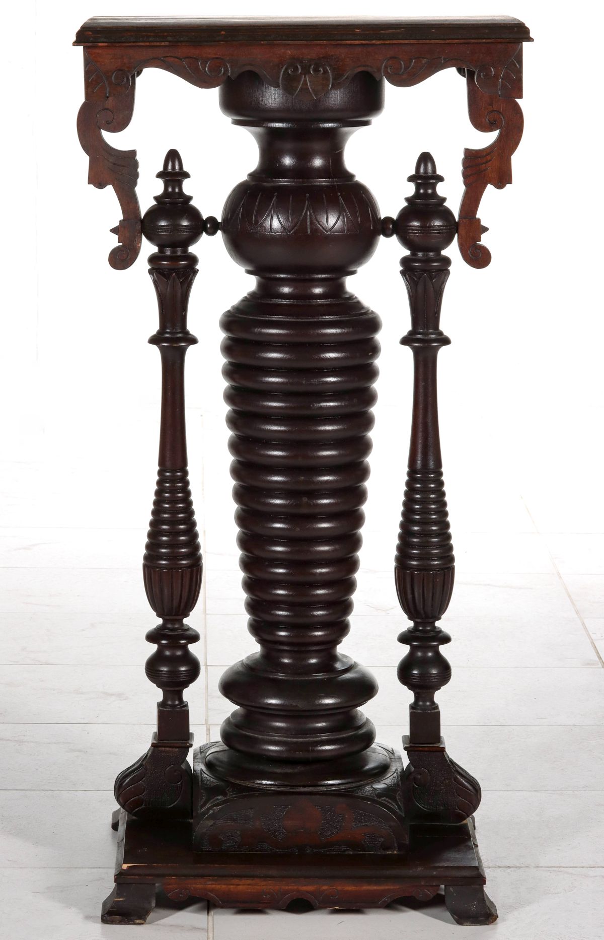 AN AMERICAN VICTORIAN RENAISSANCE REVIVAL PEDESTAL