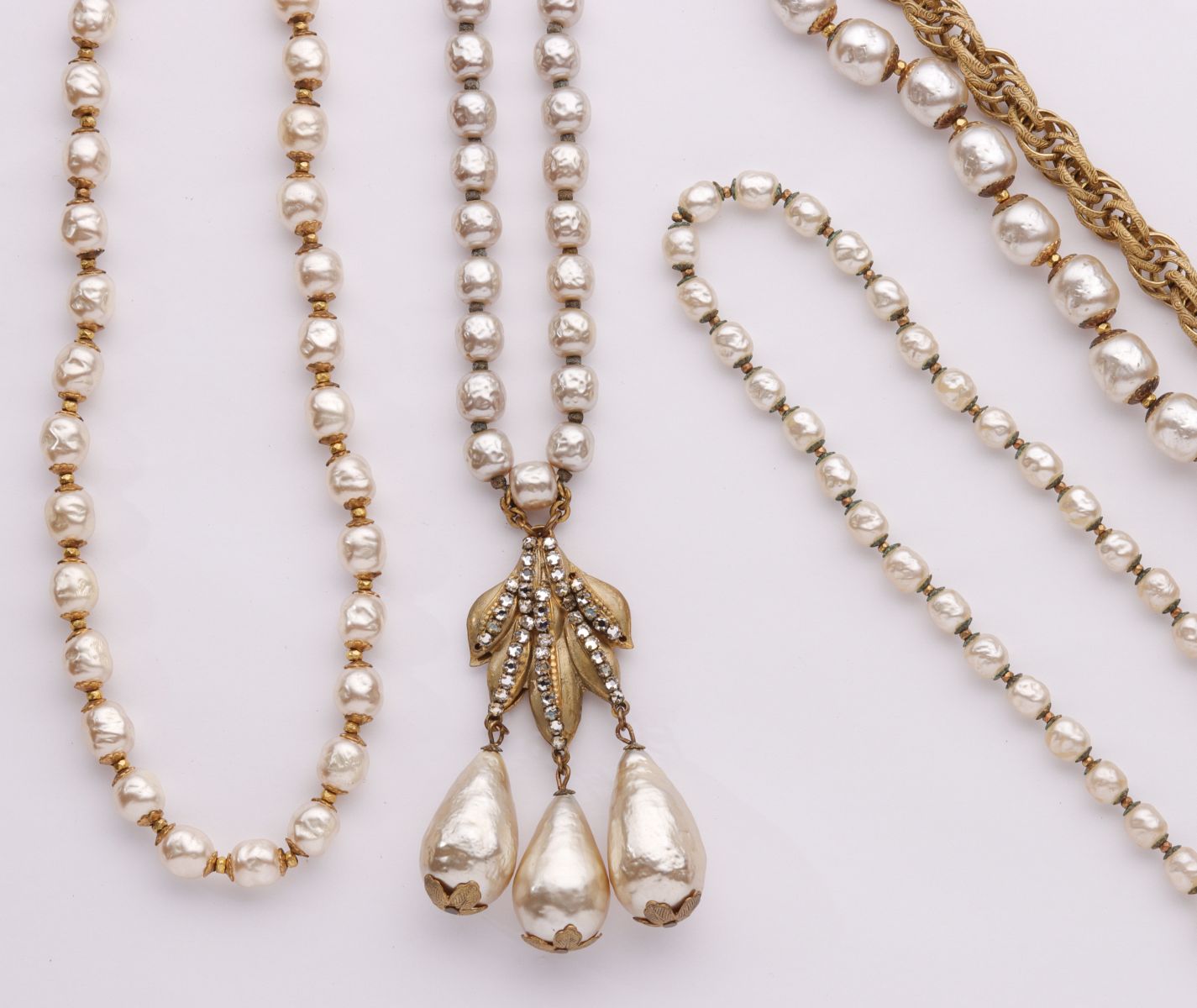 A COLLECTION OF MIRIAM HASKELL FAUX PEARL JEWELRY