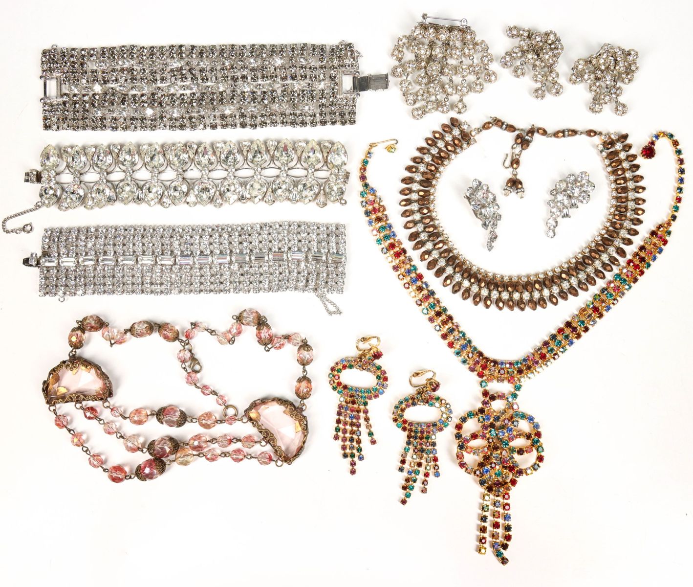 A COLLECTION OF VINTAGE RHINESTONE COSTUME JEWELRY