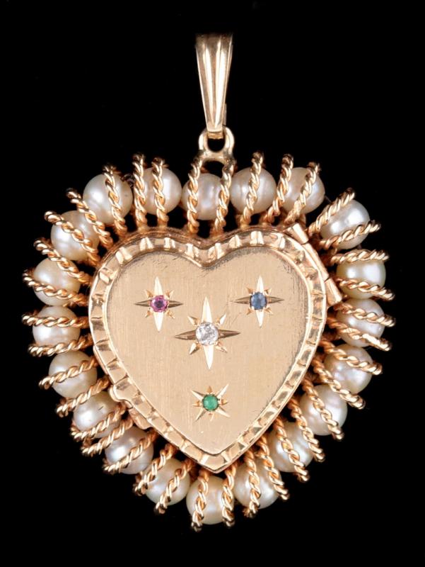 A 14K HEART-SHAPED LOCKET WITH PEARL AND JEWELS
