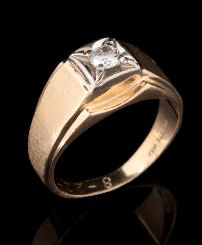 GENT'S 14K GOLD AND DIAMOND SOLITAIRE RING