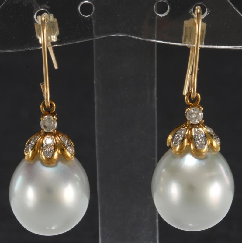 PAIR OF PEARL AND DIAMOND EARRING DROPS