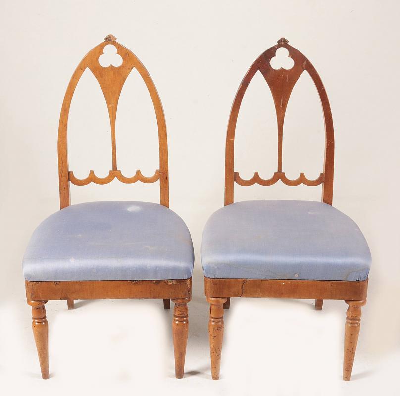 A PAIR 19THC. CONTINENTAL GOTHIC FRUIT WOOD CHAIRS