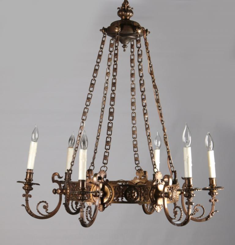 AN EARLY 20TH CENTURY BRONZE CHANDELIER