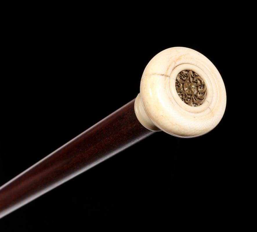 A LATE 19TH C. WALKING STICK WITH IVORY HANDLE