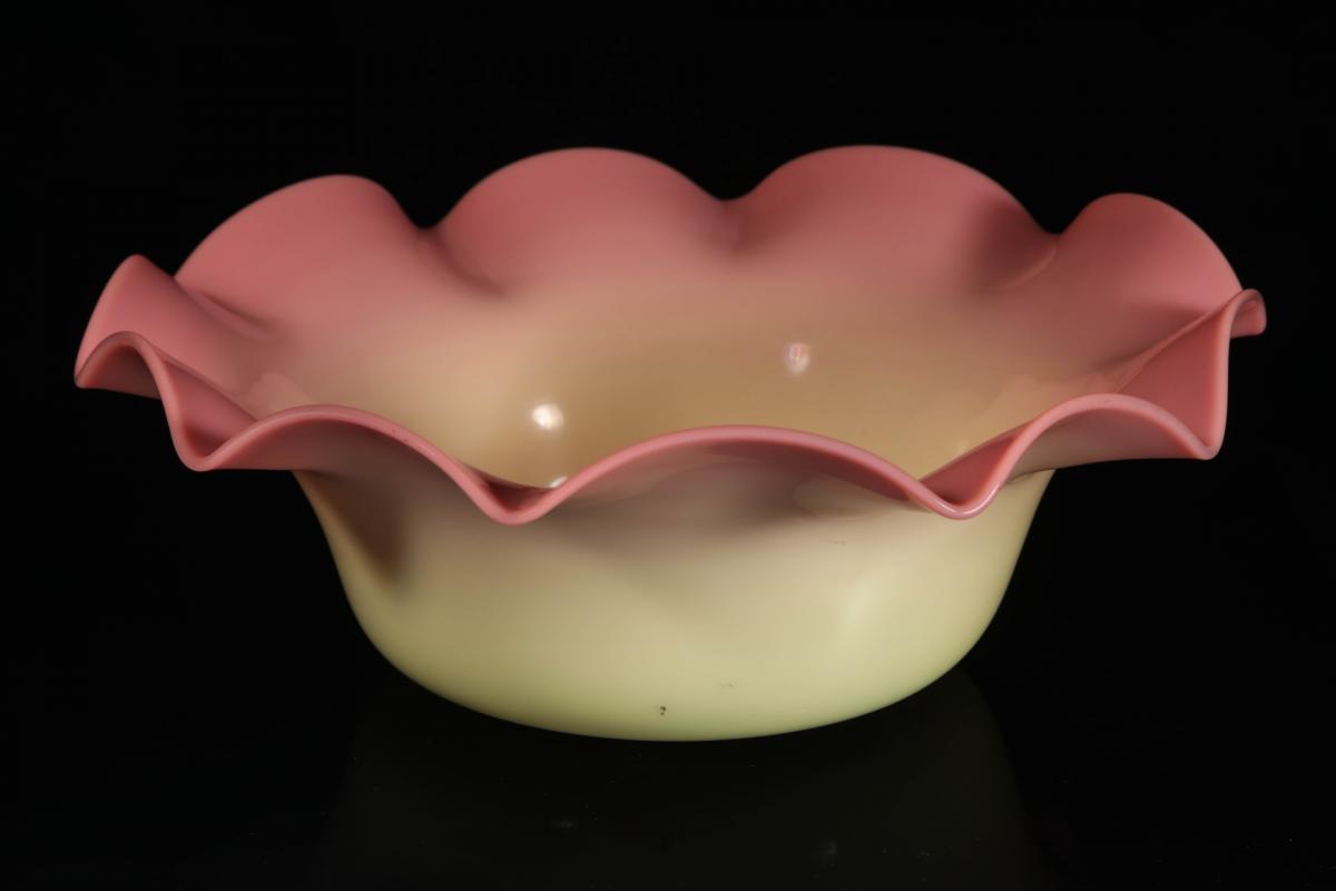 A MT. WASHINGTON SHINY BURMESE RIBBON EDGE BOWL