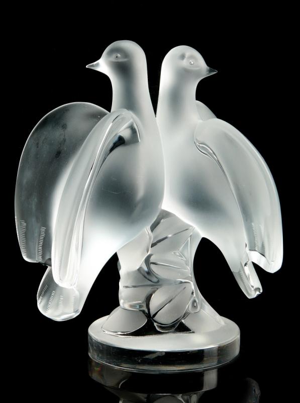 A LALIQUE FRENCH CRYSTAL 'ARIANE' SCULPTURE