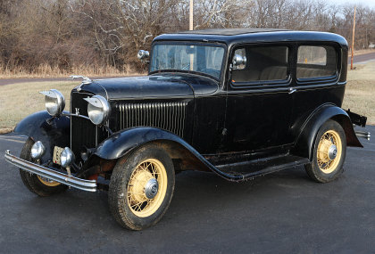 1932 Ford Two-Door Coach