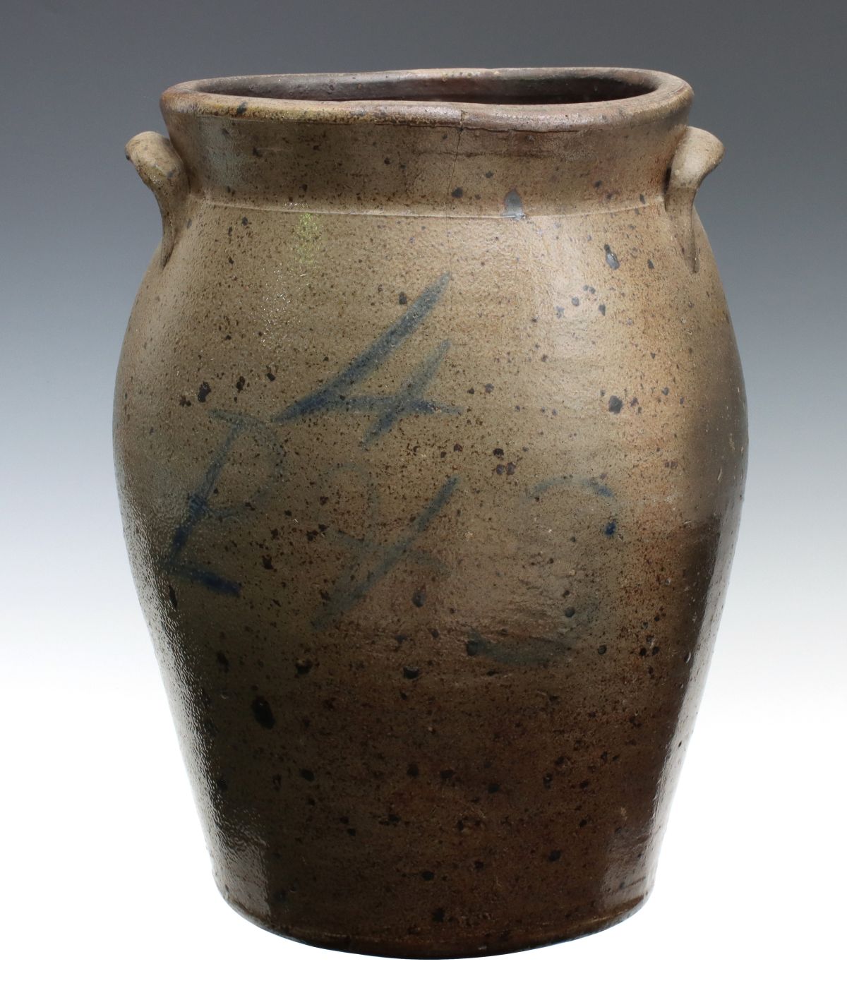 AN EARLY 19TH C. BLUE DECORATED AMERICAN STONEWARE JAR