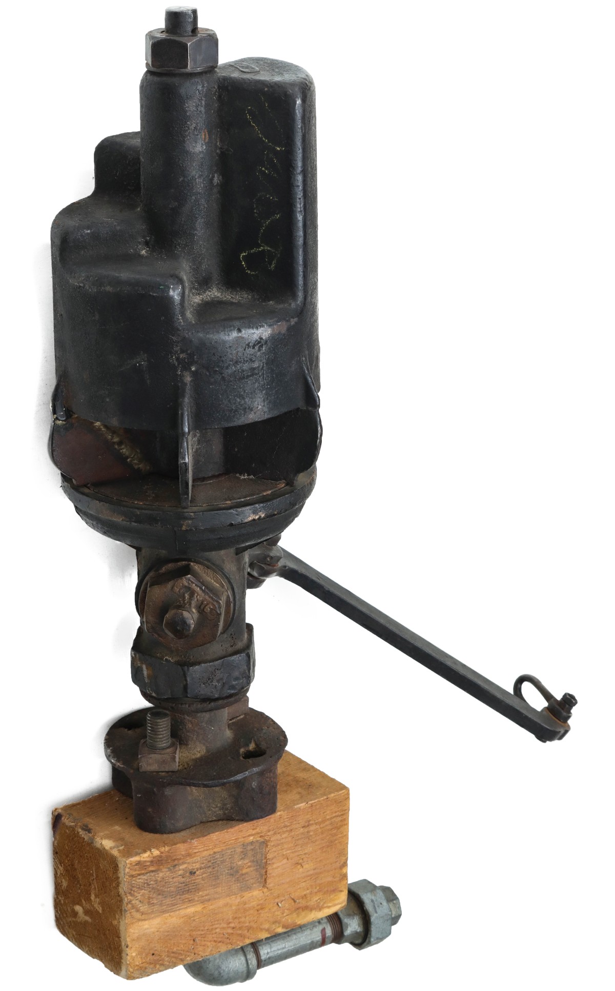AN UNMARKED FIVE CHIME STEP TOP LOCOMOTIVE WHISTLE