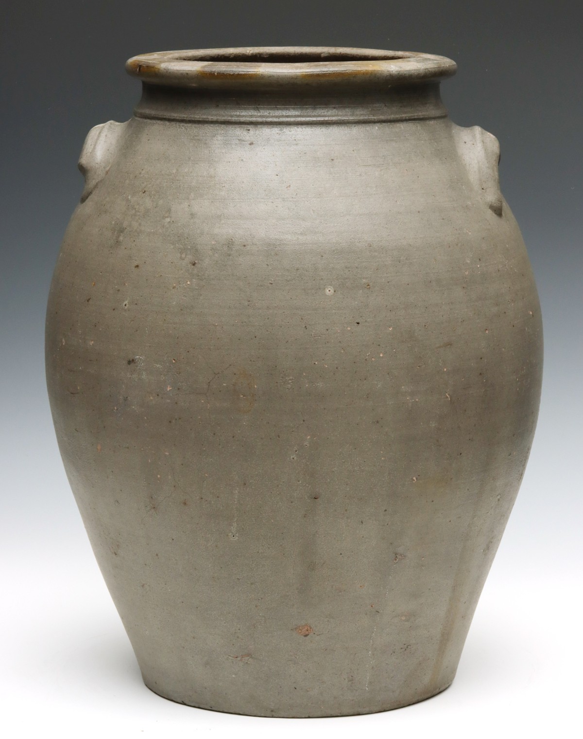 A LARGE 19TH C. MIDWESTERN OVOID STONEWARE CROCK