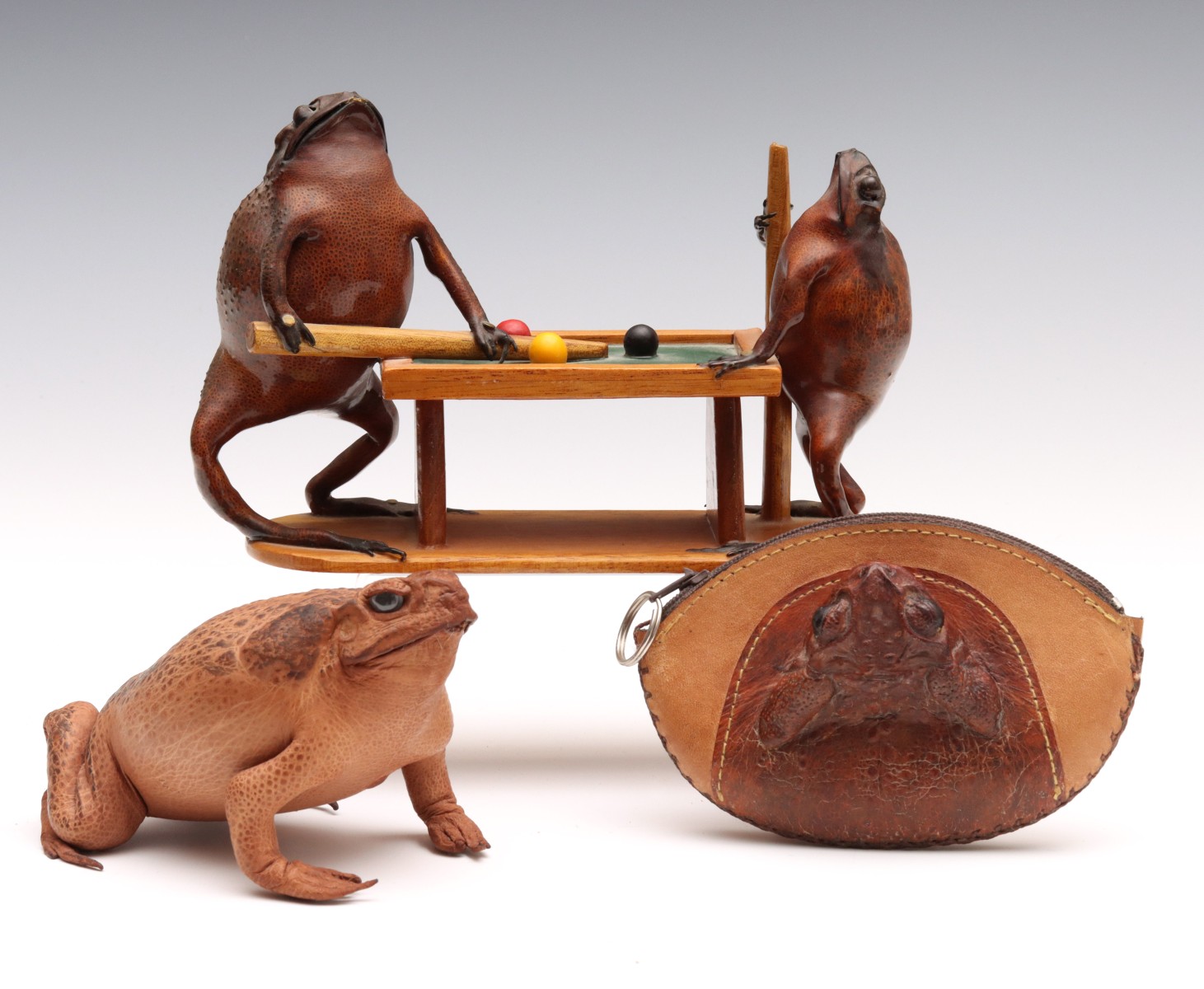 VINTAGE MEXICAN TAXIDERMY FROG NOVELTIES