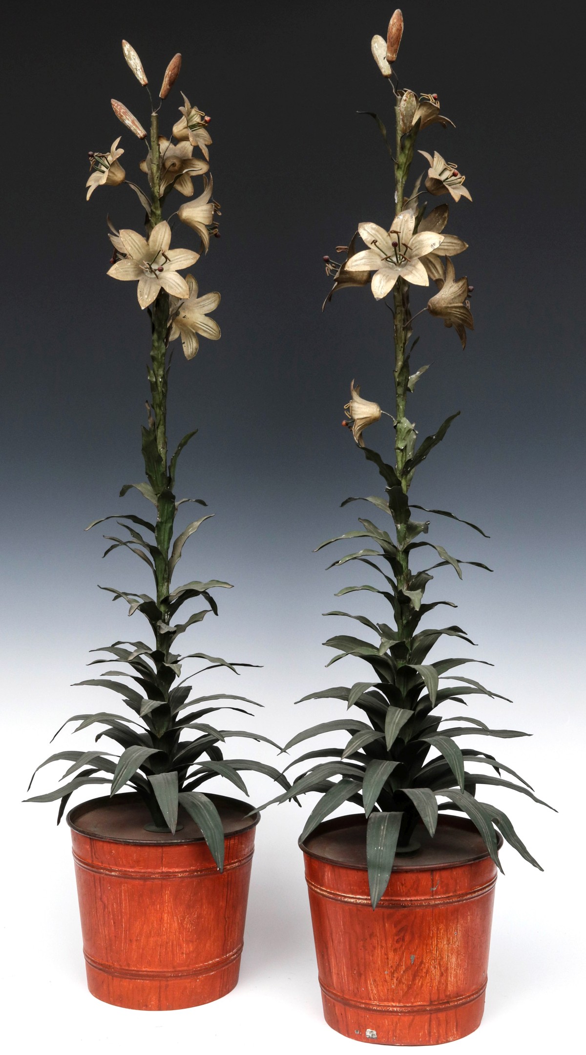 AN OUTSTANDING PAIR OF 19TH CENTURY FRENCH TOLE LILIES