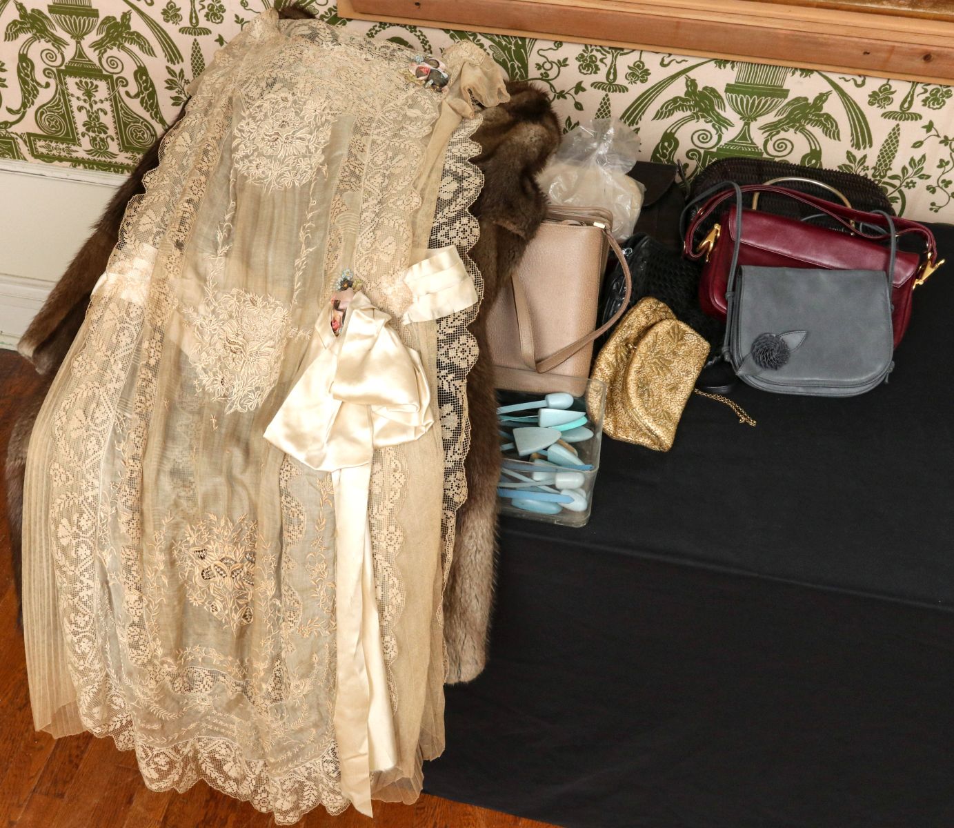 LOCAL PREVIEW, BIDDING & PICK-UP ONLY. PLEASE READ