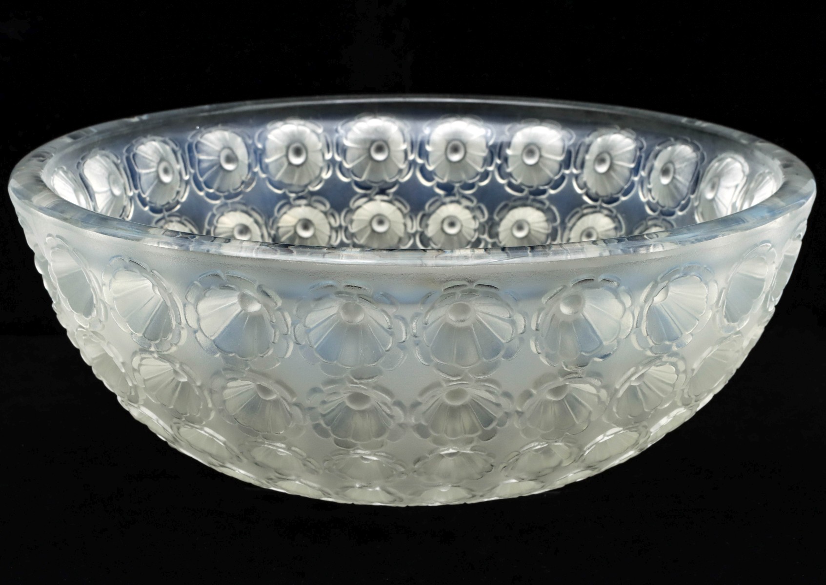 A FRENCH CRYSTAL 'NEMOURS' PATTERN BOWL SIGNED LALIQUE