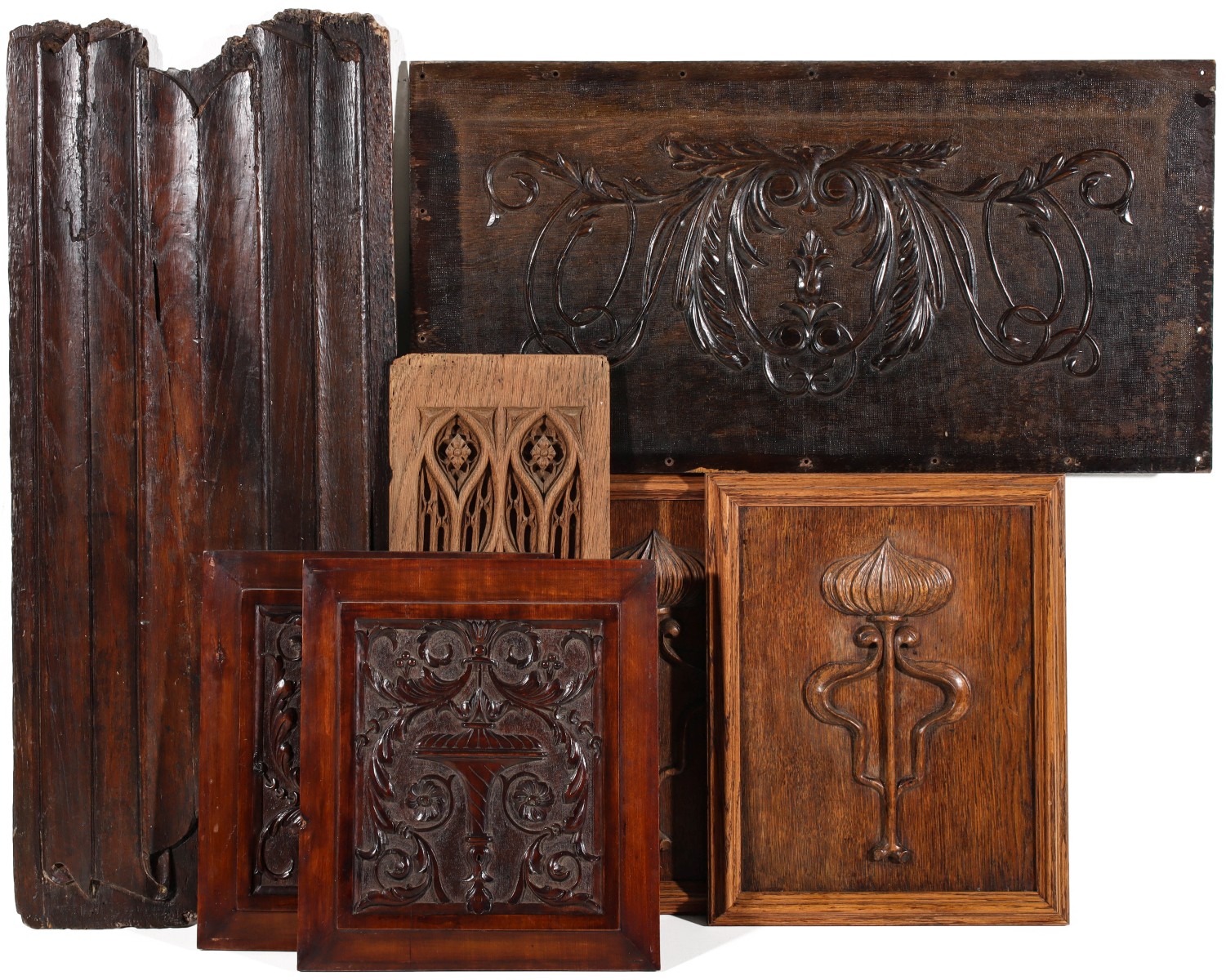 A COLLECTION OF LINENFOLD, GOTHIC AND OTHER CARVINGS