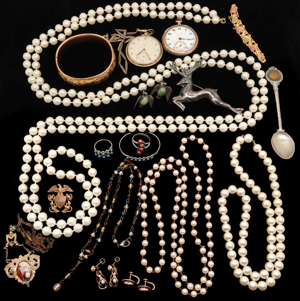 AN ESTATE LOT OF SILVER, VICTORIAN AND COSTUME JEWELRY