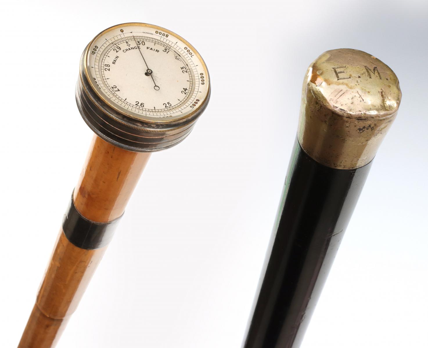 AN EARLY 20TH C. WALKING STICK WITH BAROMETER