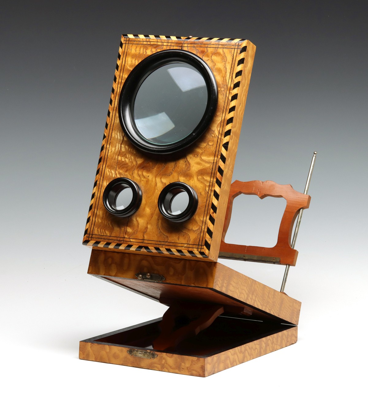A 19C. STEREOCARD VIEWER OF HIGHLY FIGURED EXOTIC WOOD