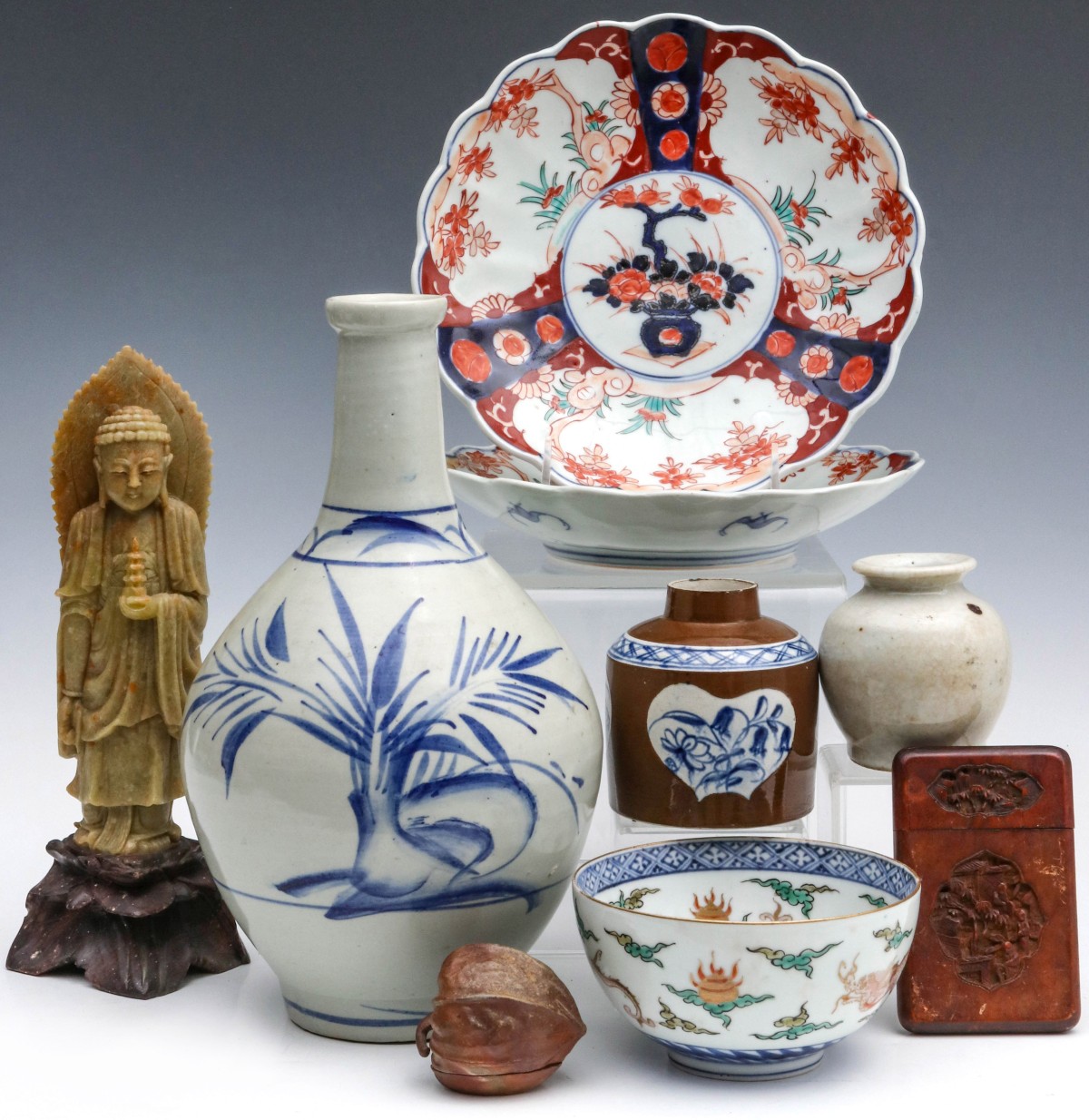 A COLLECTION OF KOREAN, CHINESE AND JAPANESE OBJECTS