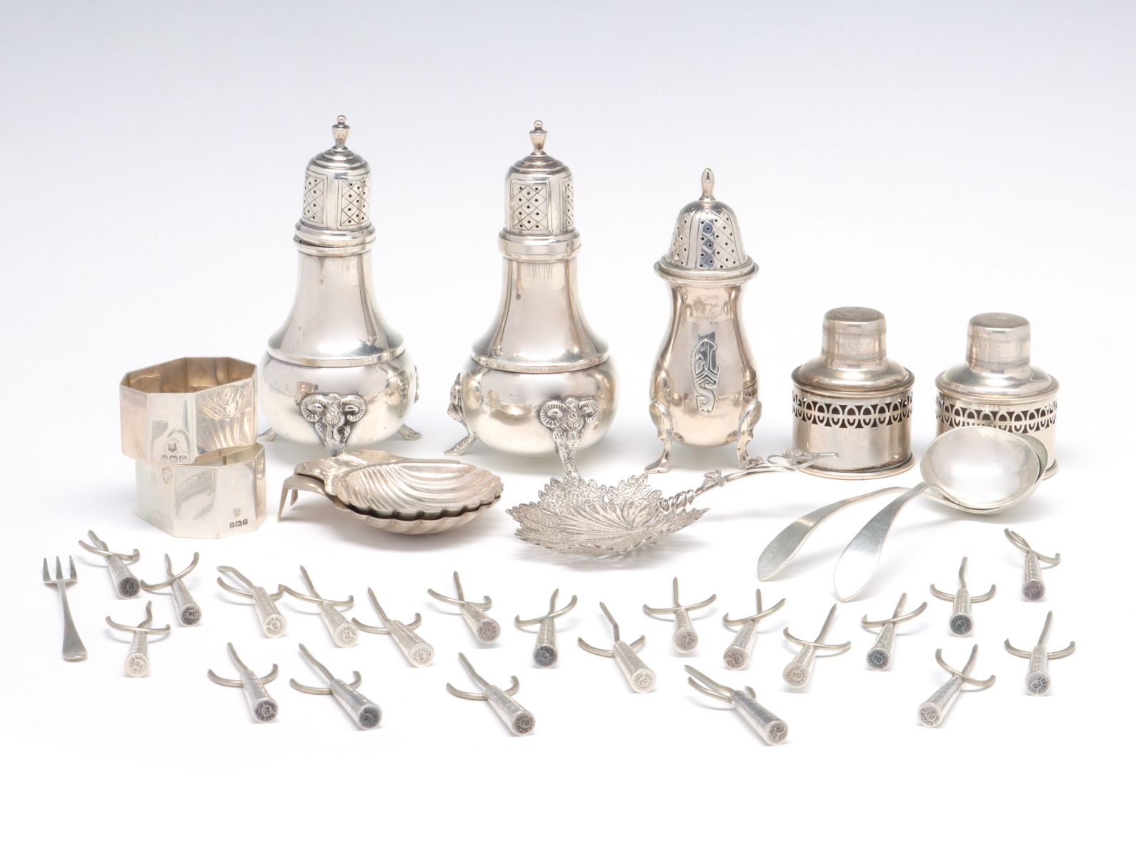 A COLLECTION OF SMALL STERLING SILVER TABLEWARES