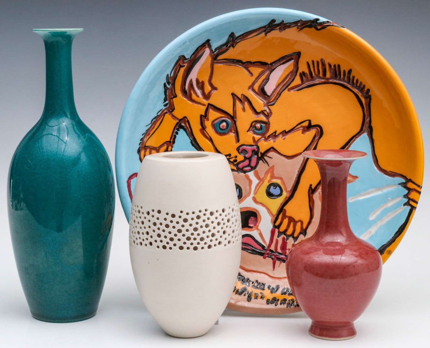 A COLLECTION OF LATE 20TH CENTURY STUDIO CERAMICS