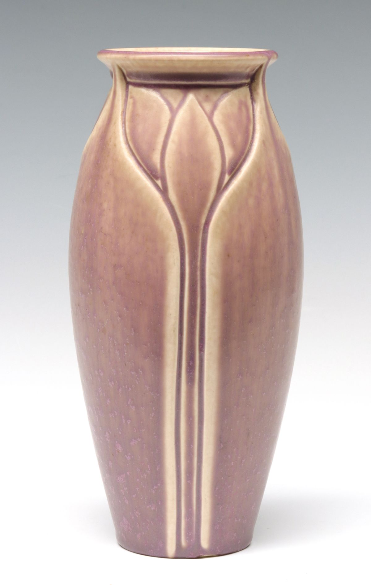 A ROOKWOOD ART POTTERY VASE DATED 1925