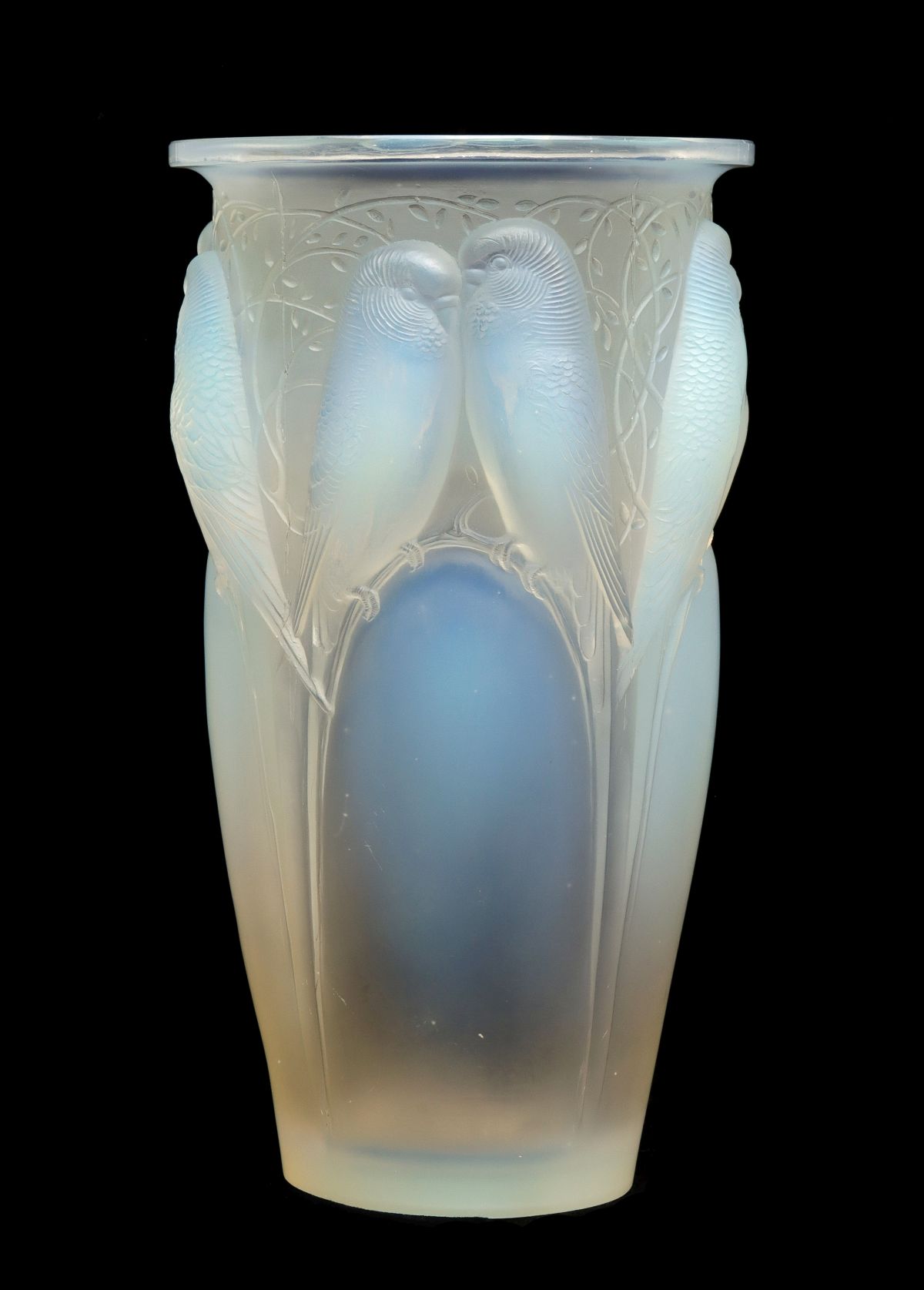 A FRENCH OPALESCENT ART GLASS VASE SIGNED R. LALIQUE